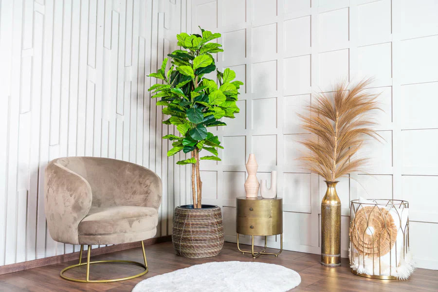 Kunstplant in pot zetten